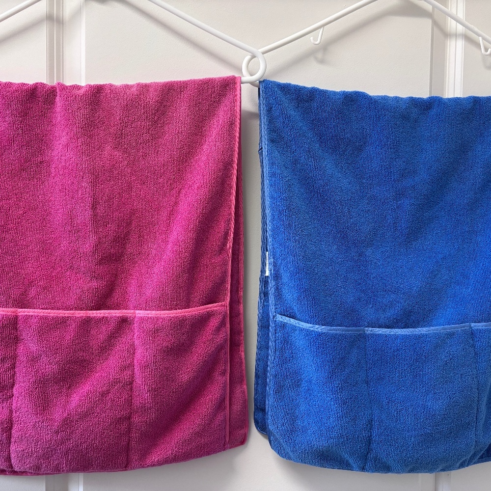 O2Cool Chaise Pool Lounge Towel Organizer Towels Set of 2